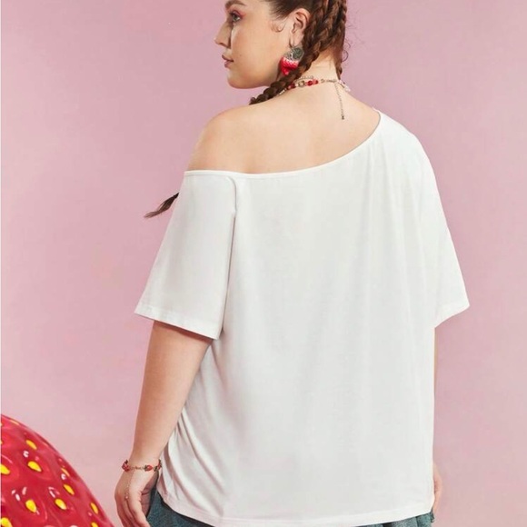 SHEIN White Strawberry Shortcake oversized drop shoulder T-shirt - Picture 2 of 5